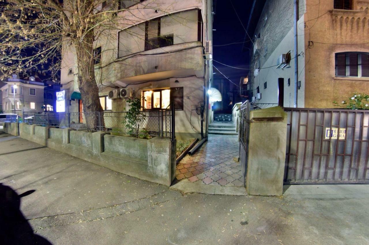 Nicole's Apartment Bucarest Esterno foto